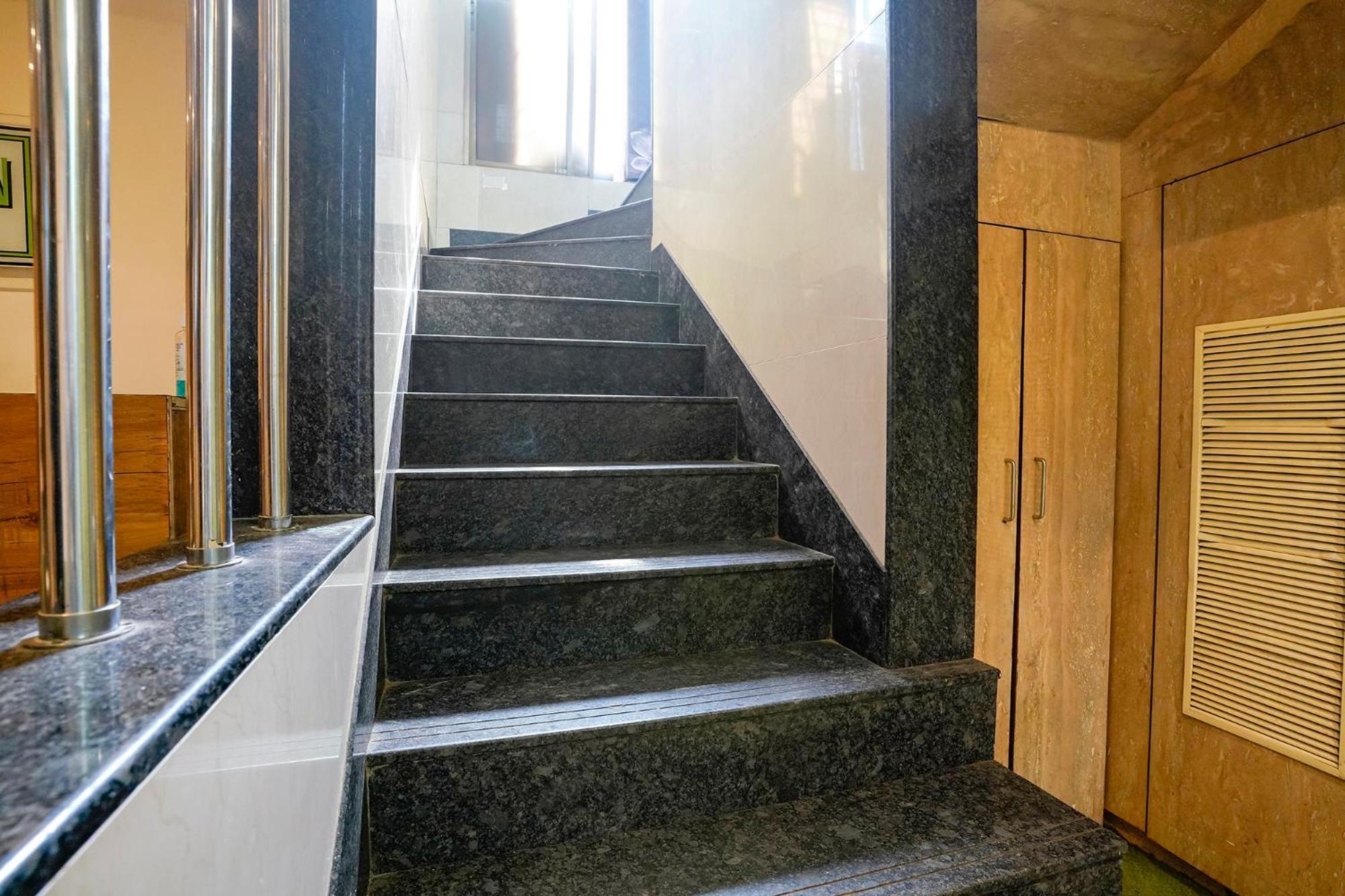 Fabhotel Regal Inn Mumbai Eksteriør bilde