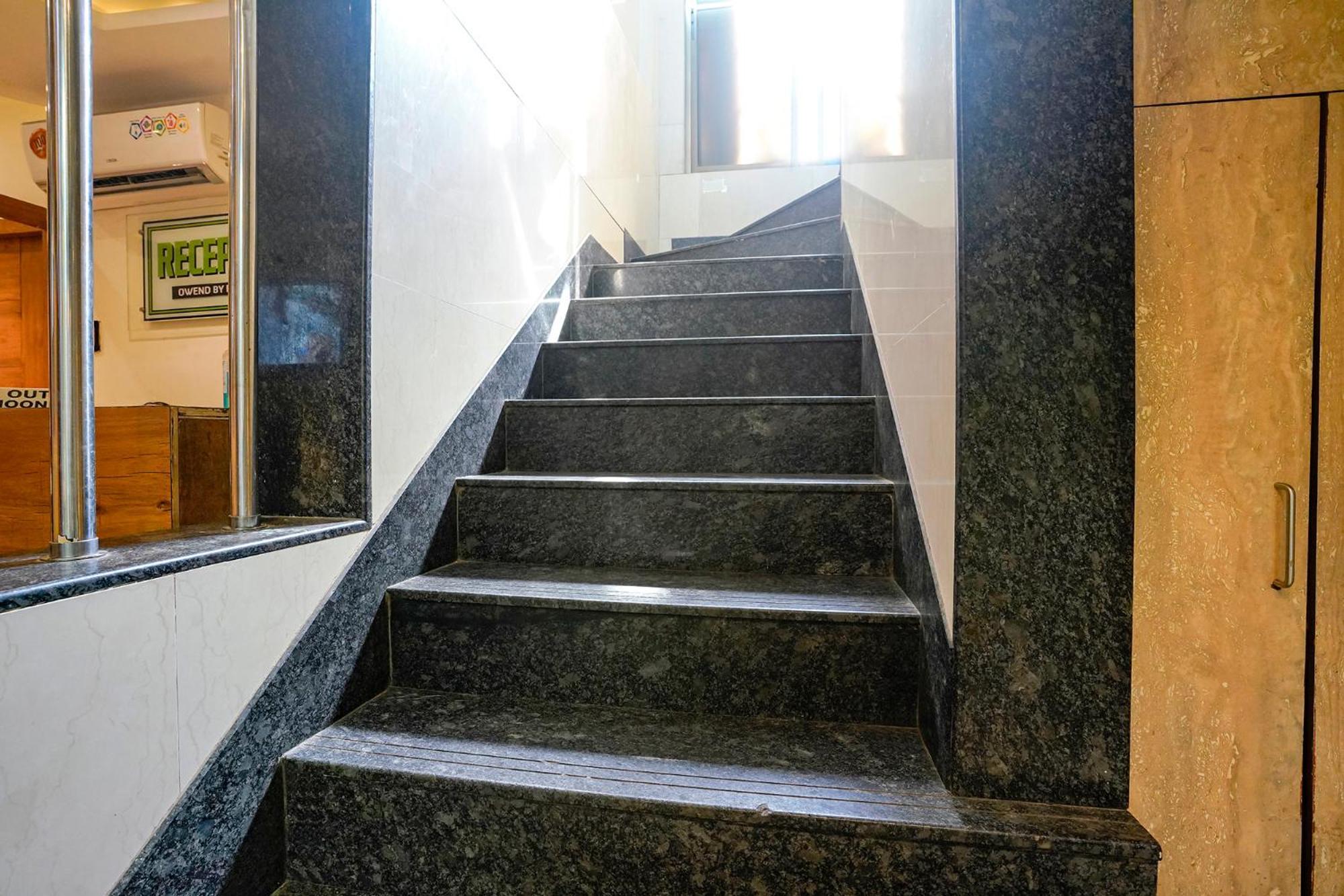 Fabhotel Regal Inn Mumbai Eksteriør bilde